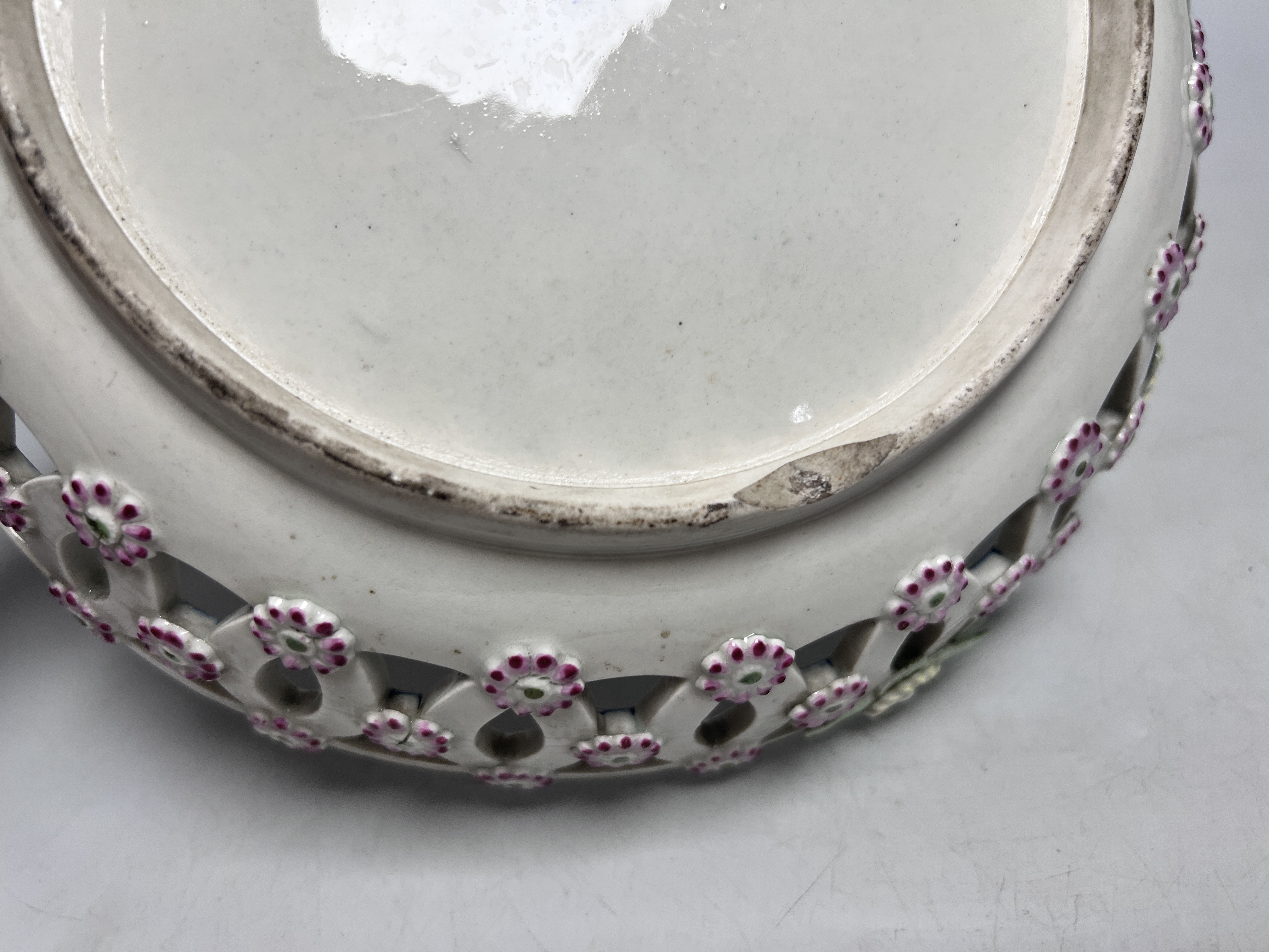 A Worcester scale blue two handled basket, c.1775, 28cm wide
